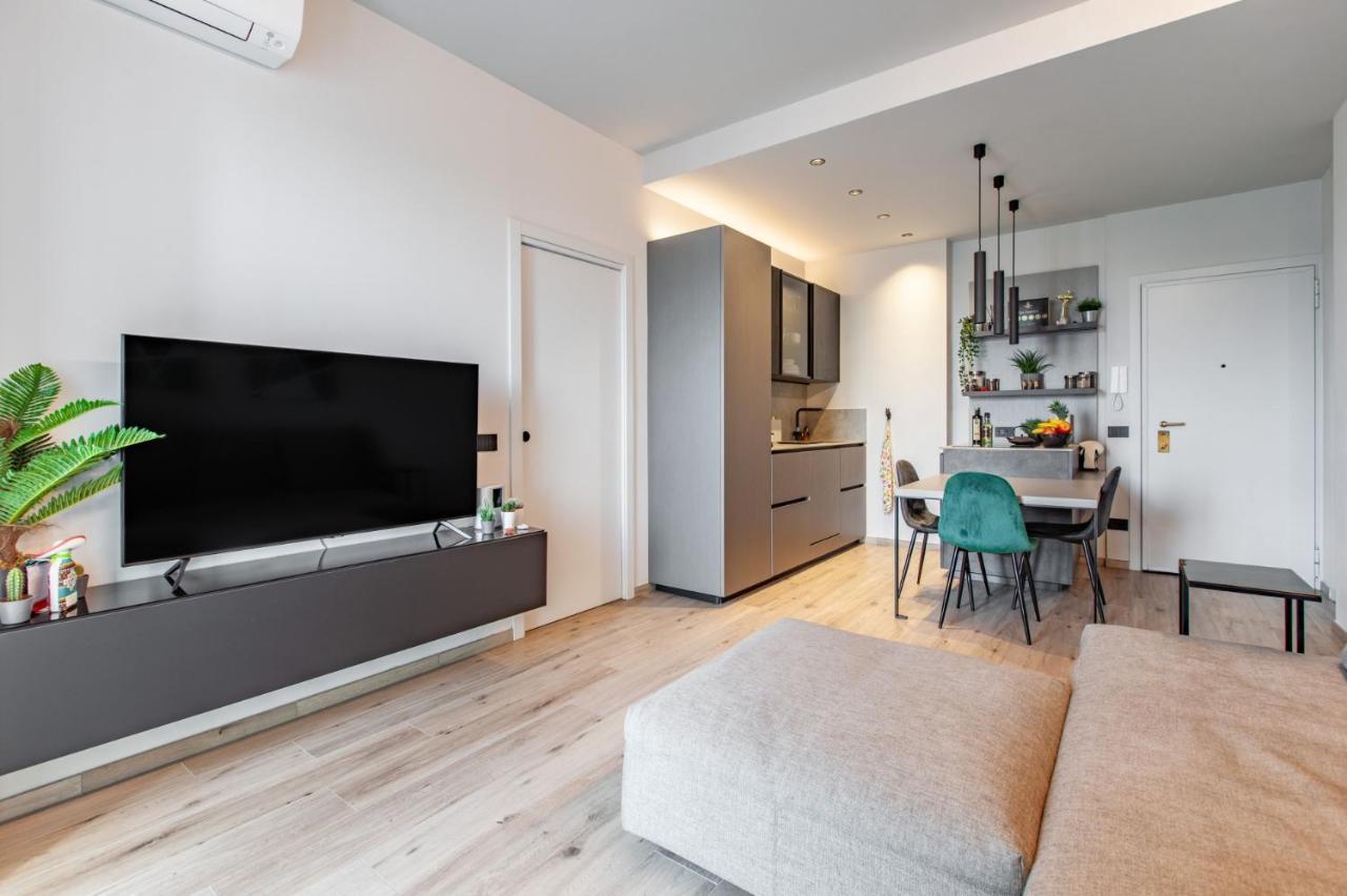 Easylife - Chic E Moderno Bilocale Con Balconcino Sul Naviglio Grande