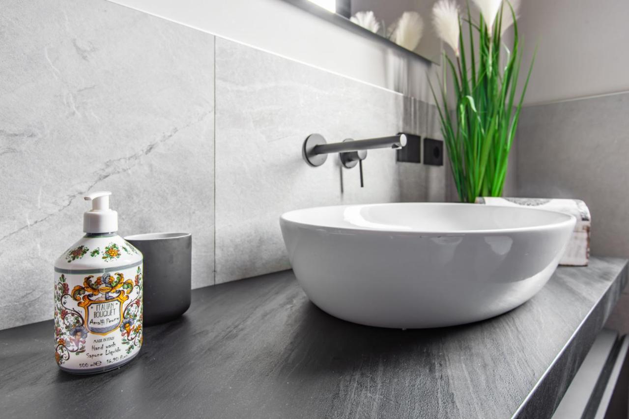 Apartment Easylife - Chic E Moderno Bilocale Con Balconcino Sul Naviglio Grande Milan